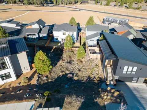 61175 SW Tippytoe Pl, Bend, OR 97702 photo 2