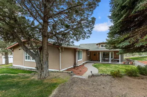 1042 NE Upper Dr, Madras, OR 97741