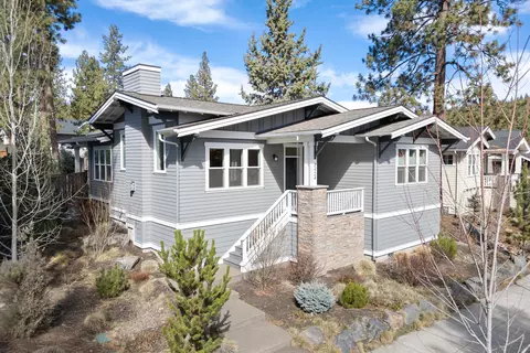 2424 NW Crossing Dr, Bend, OR 97703