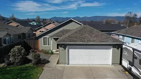 436 Vick Ln, Medford, OR 97501