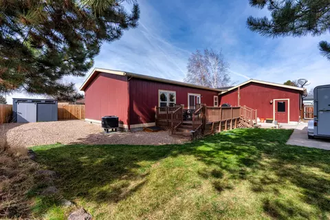658 NE Shoshone Dr, Redmond, OR 97756
