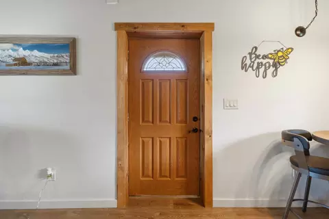 Entry Way - 4811 Wocus Rd, Klamath Falls, OR 97601 photo 1 of 2