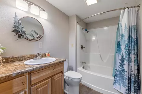 Bath - 4811 Wocus Rd, Klamath Falls, OR 97601 photo 2 of 2