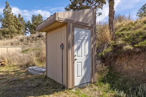 Exterior - 4811 Wocus Rd, Klamath Falls, OR 97601 photo 8 of 16