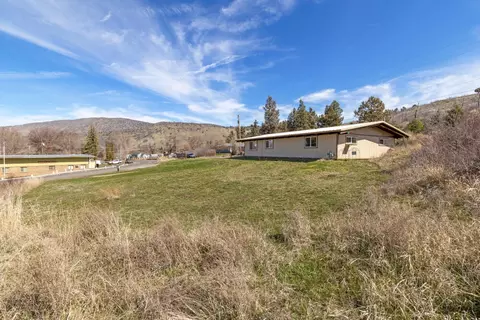Exterior - 4811 Wocus Rd, Klamath Falls, OR 97601 photo 11 of 16