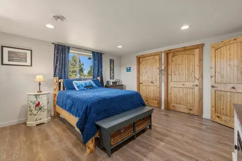 Bedroom - 4811 Wocus Rd, Klamath Falls, OR 97601 photo 1 of 5