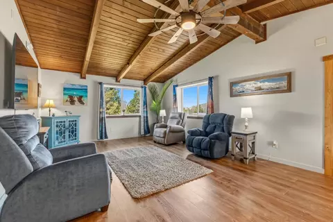 Living - 4811 Wocus Rd, Klamath Falls, OR 97601 photo 1 of 6