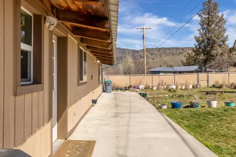 Exterior - 4811 Wocus Rd, Klamath Falls, OR 97601 photo 3 of 16