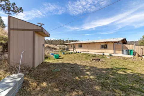 Exterior - 4811 Wocus Rd, Klamath Falls, OR 97601 photo 9 of 16