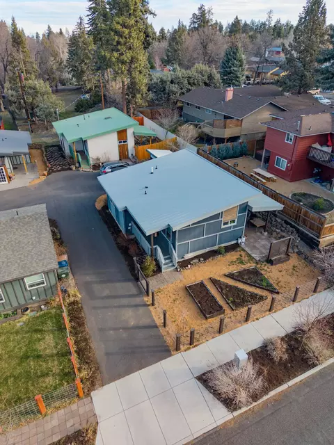 566 NE Lafayette Ave # 1, Bend, OR 97701