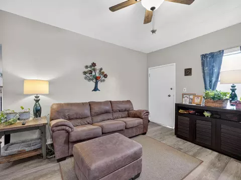 Living - 515 SE 4th St, Pendleton, OR 97801 photo 7 of 7