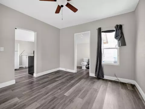 Living - 515 SE 4th St, Pendleton, OR 97801 photo 3 of 7