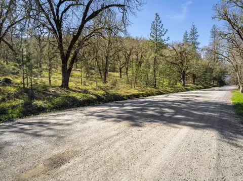 upper river road, Central Point, OR 97502 photo 5