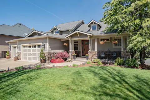 4575 Hathaway Dr, Medford, OR 97504