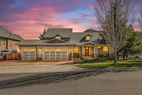 4575 Hathaway Dr, Medford, OR 97504