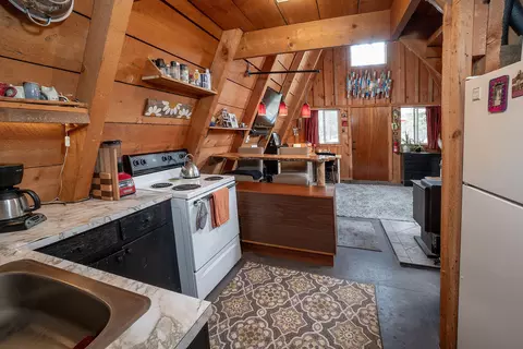 Kitchen - 15635 6th St, La Pine, OR 97739 photo 2 of 2