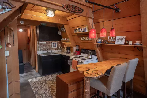 Kitchen - 15635 6th St, La Pine, OR 97739 photo 1 of 2