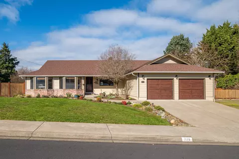 776 Delsie Dr, Grants Pass, OR 97527
