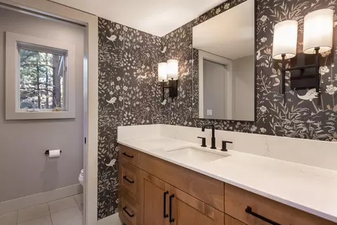 Bath - 60012 Ridgeview Dr W, Bend, OR 97702 photo 8 of 8