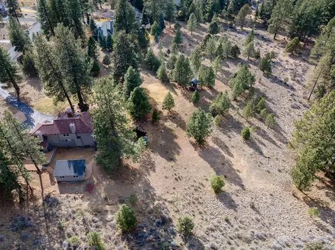 View/Area - 60012 Ridgeview Dr W, Bend, OR 97702 photo 4 of 5