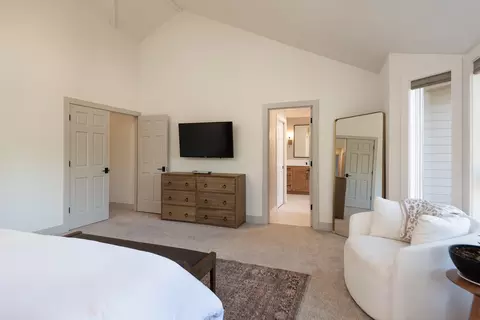 Bedroom - 60012 Ridgeview Dr W, Bend, OR 97702 photo 1 of 5