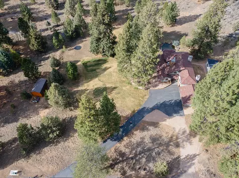 View/Area - 60012 Ridgeview Dr W, Bend, OR 97702 photo 1 of 5