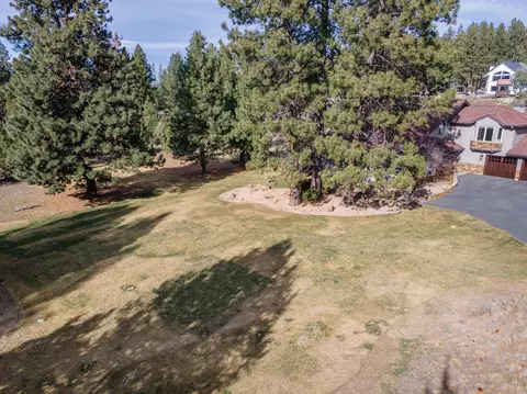 Exterior - 60012 Ridgeview Dr W, Bend, OR 97702 photo 11 of 11
