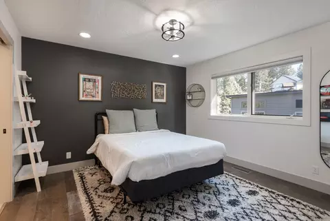 Bedroom - 60012 Ridgeview Dr W, Bend, OR 97702 photo 4 of 5