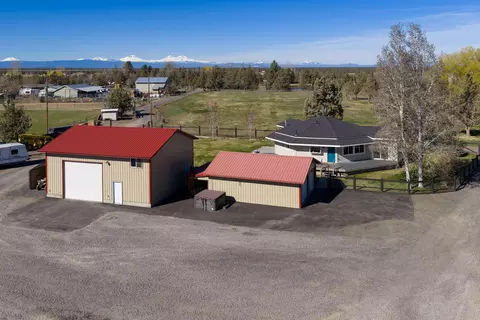 4074 SW Reif Rd, Powell Butte, OR 97753