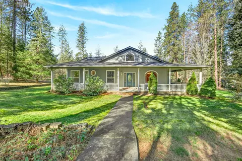 150 Ridgefield Rd, Grants Pass, OR 97527