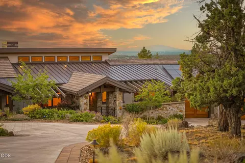 3487 NW Greenleaf Way, Bend, OR 97703