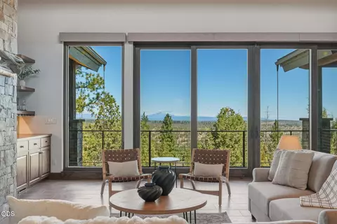 3487 NW Greenleaf Way, Bend, OR 97703