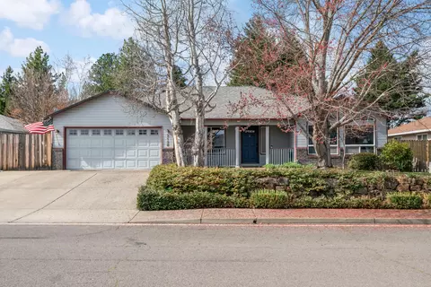 2128 Terrel Dr, Medford, OR 97501
