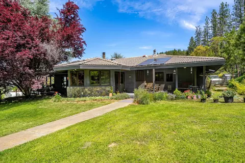 1247 Panther Gulch Rd, Williams, OR 97544