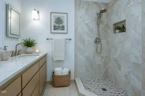 Bath - 153469 Hackamore Ln, La Pine, OR 97739 photo 3 of 4