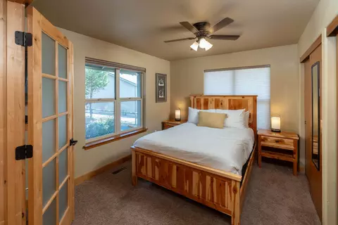 Bedroom - 17370 Brant Dr, Bend, OR 97707 photo 2 of 4