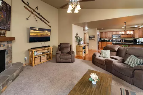 Living - 17370 Brant Dr, Bend, OR 97707 photo 2 of 2
