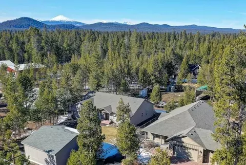 View/Area - 17370 Brant Dr, Bend, OR 97707 photo 2 of 6