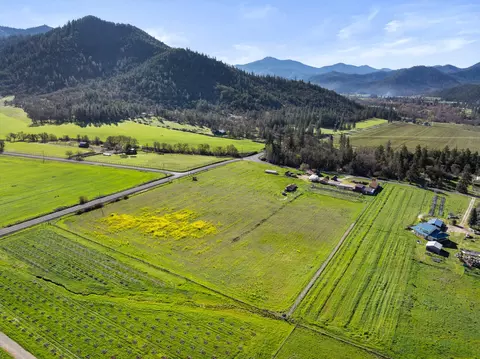 13990 N Applegate Rd, Applegate, OR 97530