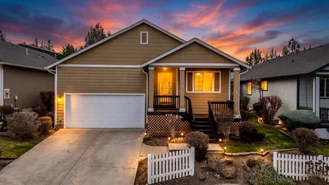 3601 SW 30th St, Redmond, OR 97756