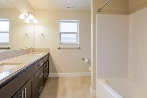 Bath - 3137 NE Flagstone Ave, Bend, OR 97701 photo 5 of 6