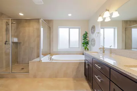 Bath - 3137 NE Flagstone Ave, Bend, OR 97701 photo 3 of 6