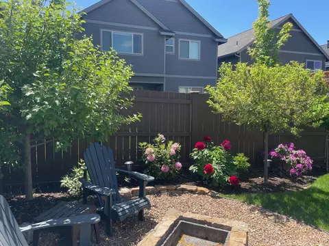 Exterior - 3137 NE Flagstone Ave, Bend, OR 97701 photo 7 of 14