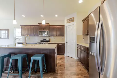 Kitchen - 3137 NE Flagstone Ave, Bend, OR 97701 photo 2 of 6