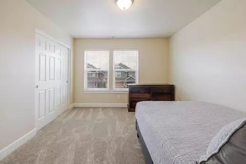 Bedroom - 3137 NE Flagstone Ave, Bend, OR 97701 photo 4 of 4