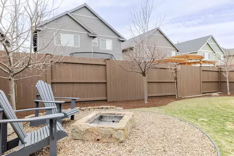 Exterior - 3137 NE Flagstone Ave, Bend, OR 97701 photo 4 of 14