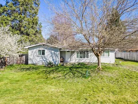 1981 Regina Way, Grants Pass, OR 97527