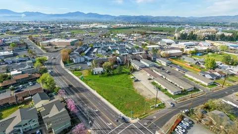 2129 Table Rock Rd, Medford, OR 97501
