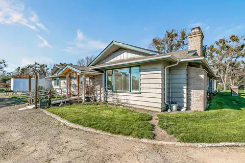 3200 Hanley Rd, Central Point, OR 97502
