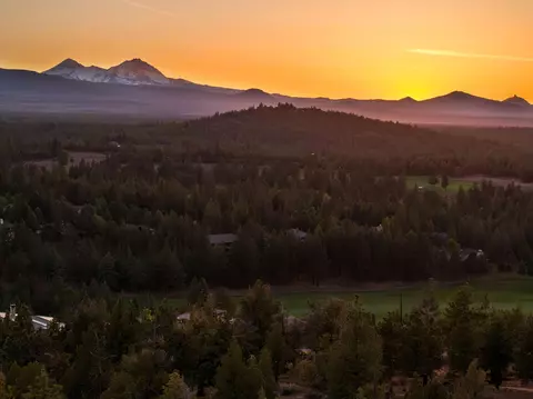 3380 NW Greenleaf Way, Bend, OR 97703